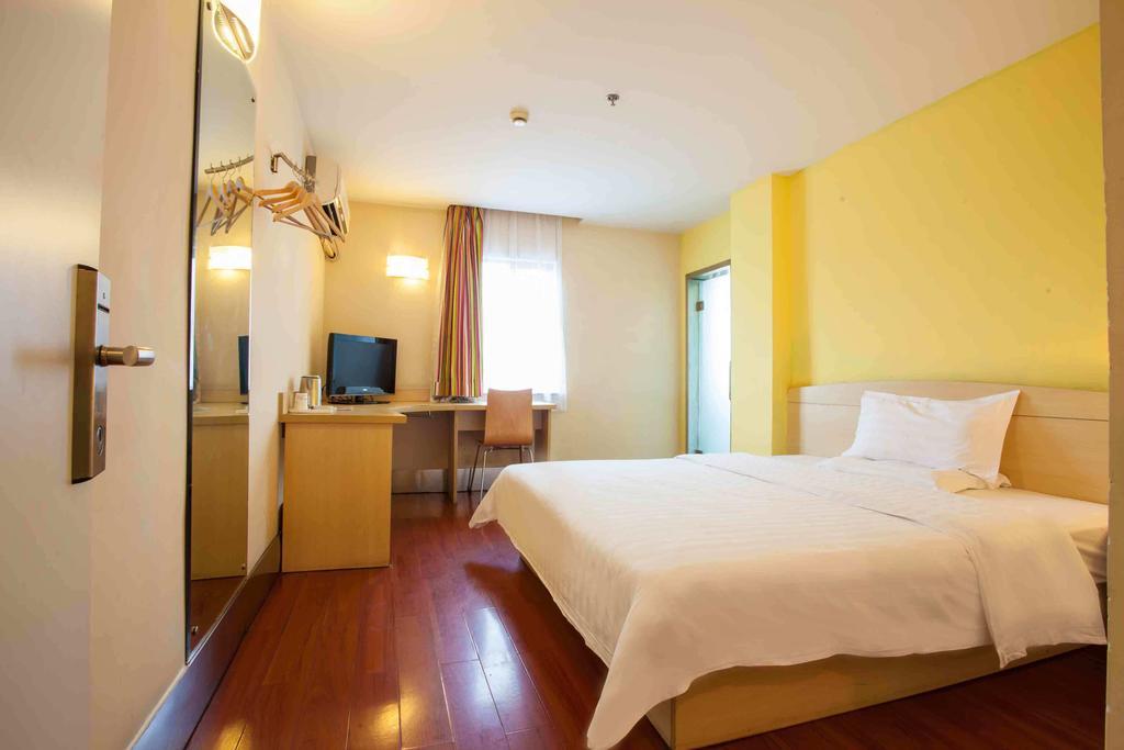 7Days Inn Shenzhen Railway Station Room photo