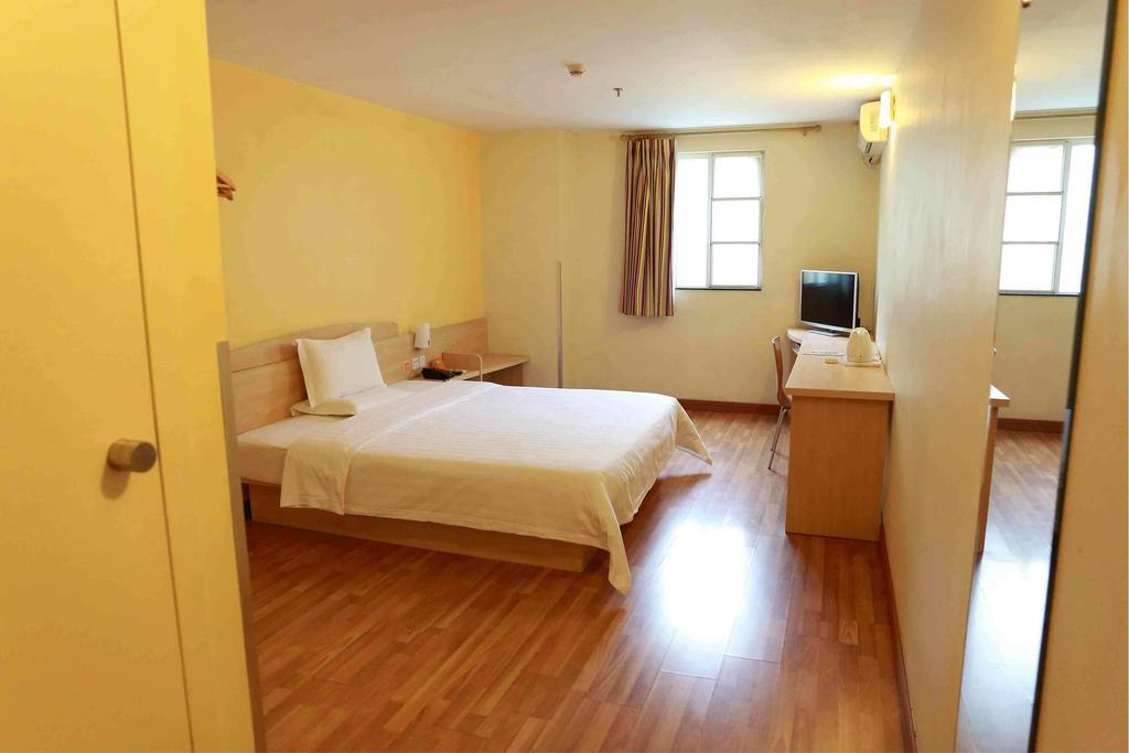 7Days Inn Shenzhen Railway Station Room photo