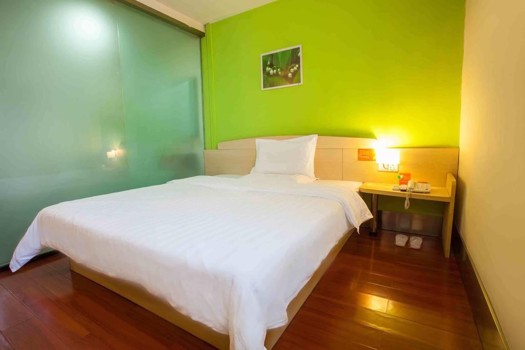7Days Inn Shenzhen Railway Station Room photo