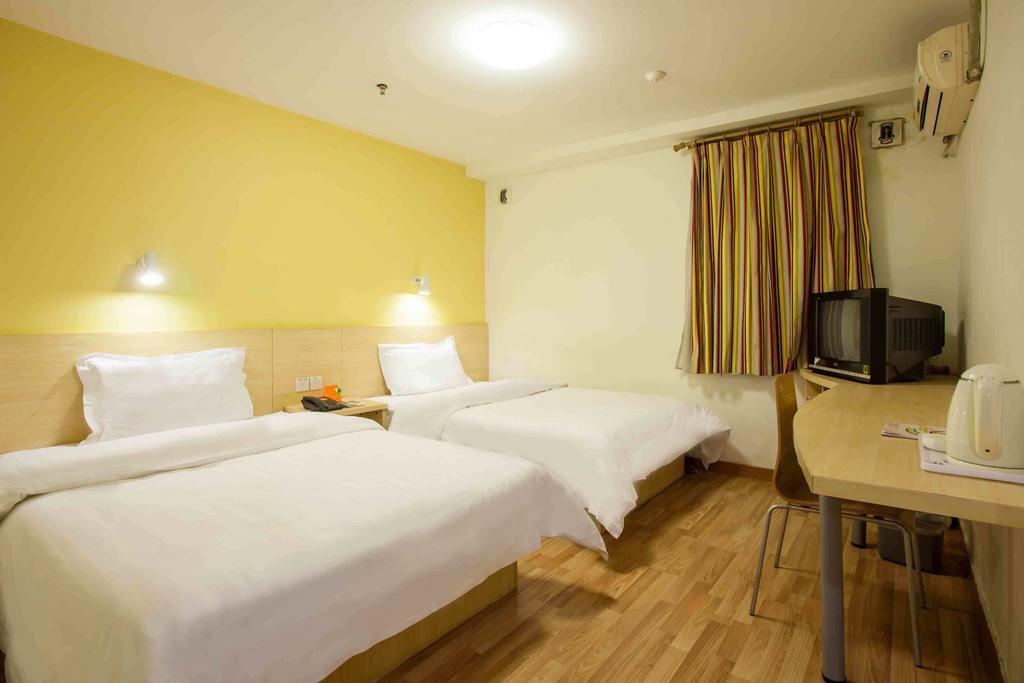 7Days Inn Shenzhen Railway Station Room photo