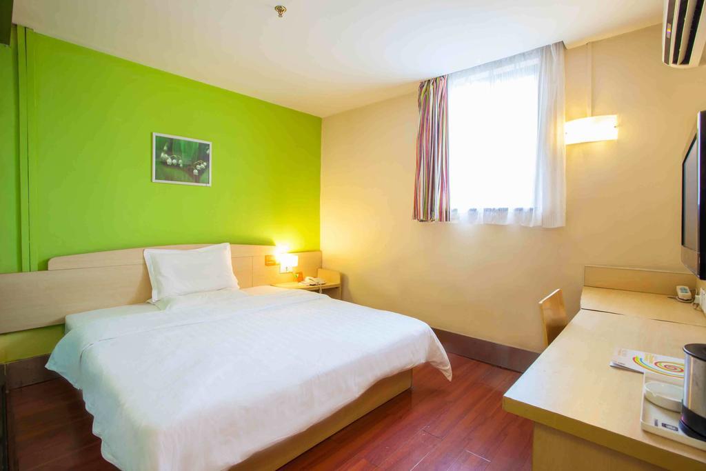 7Days Inn Shenzhen Railway Station Room photo